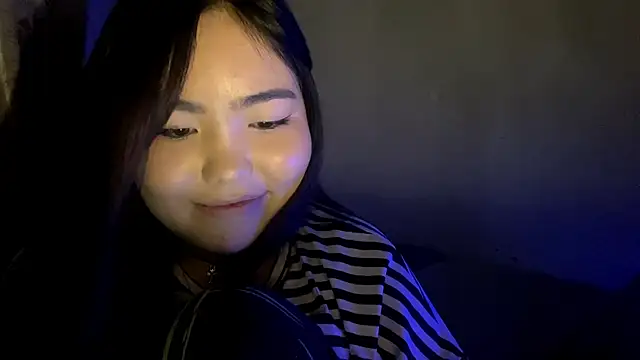 MollyAsian's cam snapshot