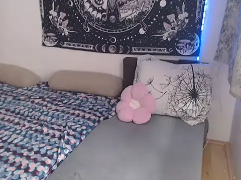 AlienforTwenty's cam snapshot