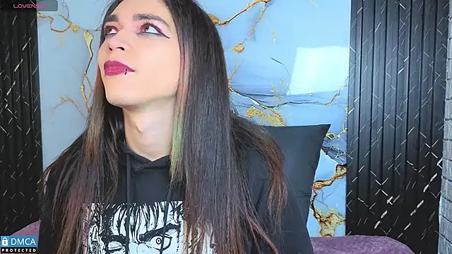 MaeveKuro live sex cam