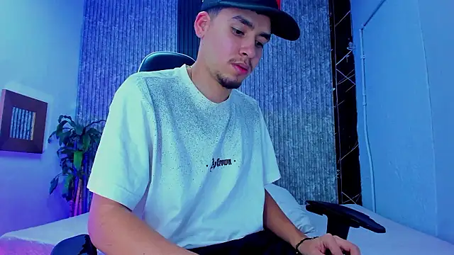 Mike_0233_'s cam snapshot