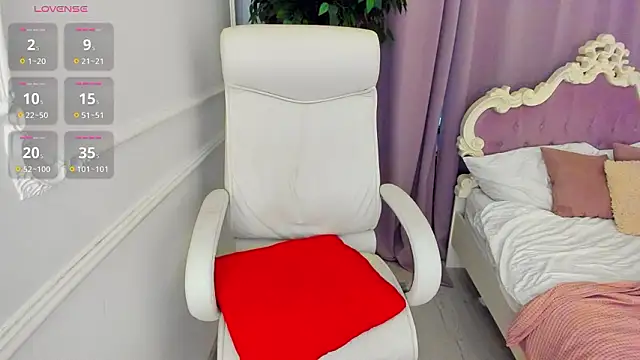 Lily_Marlin live sex cam