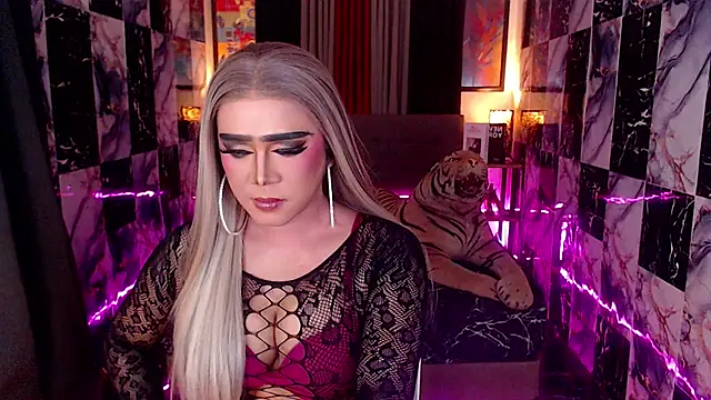 Seductivemeganxx live sex cam