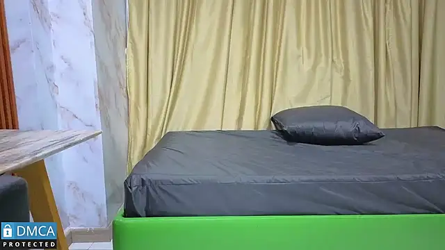 ahsly_Zam live sex cam