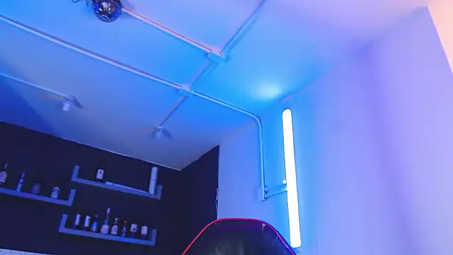 nova_salvatore's cam snapshot