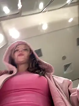 LoraaDoll live sex cam