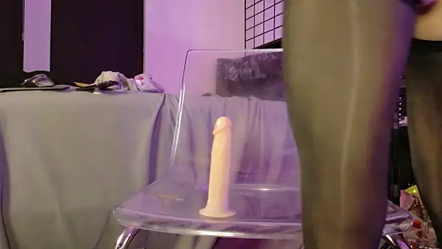 Midnightrose11 live sex cam