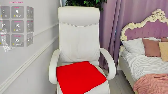 Lily_Marlin live sex cam