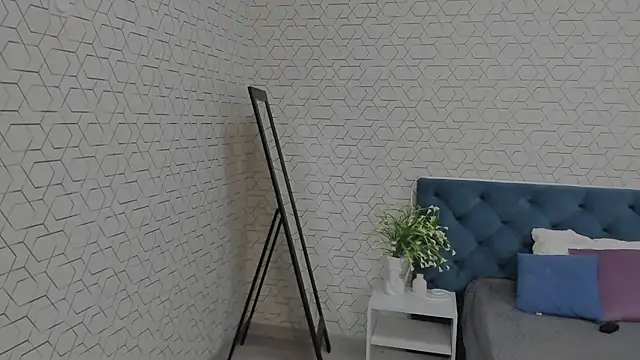 Lina_Falconer's cam snapshot