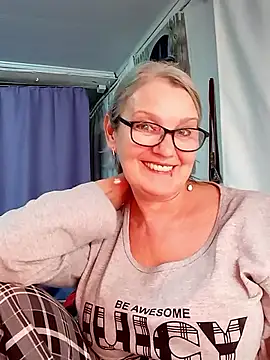 irinamaux live sex cam