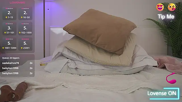 adisson_fox's cam snapshot