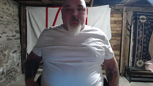 Newfiesausage1972 live sex cam