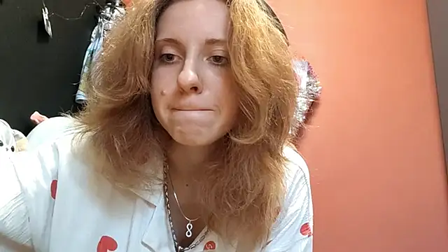 TiaraHenegan live sex cam