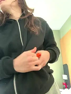 GoldenPussy1329 live sex cam