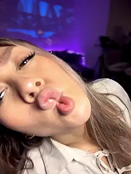 Im_sophiie live sex cam