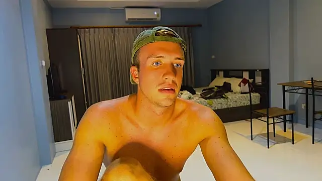 tommy_cumfinger live sex cam