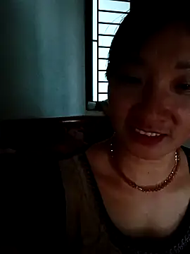 wees-lind live sex cam