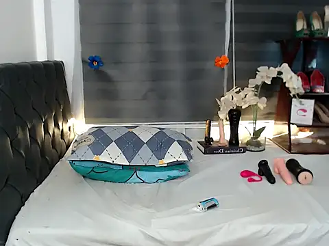 sylvannia_cumslut live sex cam