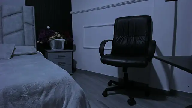 Sienarosewood live sex cam