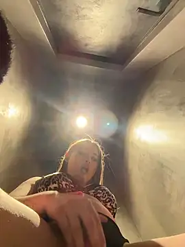 VineraSweet live sex cam