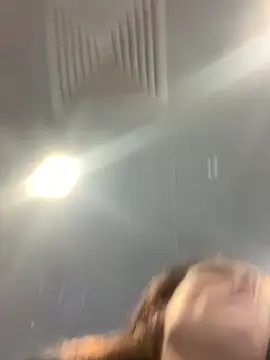 GoldenPussy1329 live sex cam