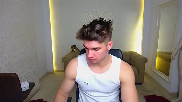 MaxKaiden live sex cam