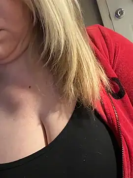 SilverSeductress's cam snapshot