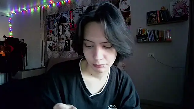 LxayBloom's cam snapshot