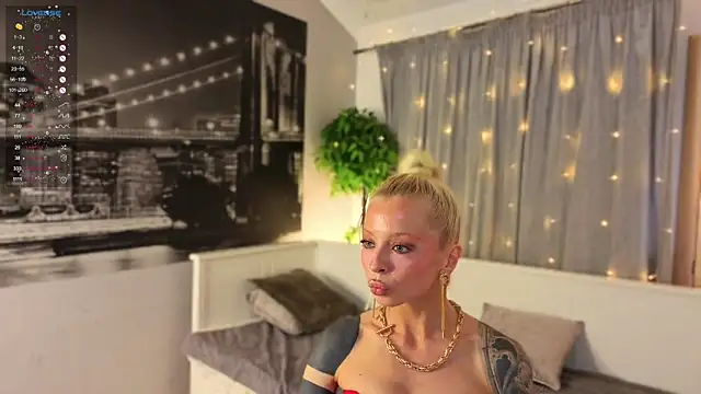 LanaReals's cam snapshot