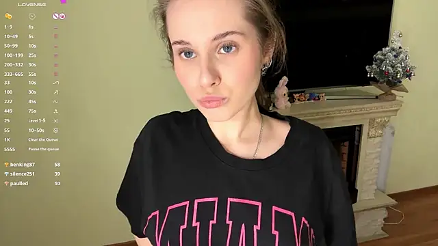 MiaBlanko's cam snapshot