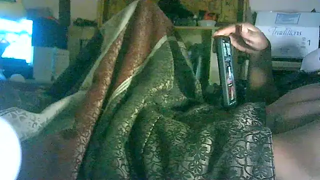 ON3YOULLN3VER_FIR3's cam snapshot