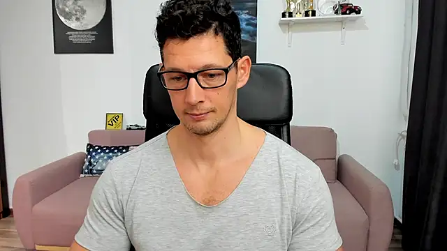 BrutusK08 live sex cam