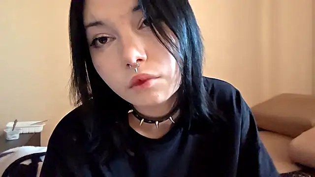 Beeping_Creature live sex cam