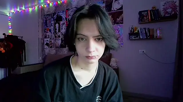 LxayBloom's cam snapshot