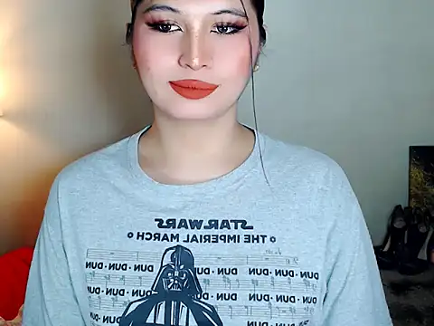 NaomiSmall live sex cam