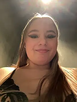 VineraSweet live sex cam