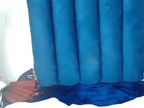 Ogle_'s cam snapshot