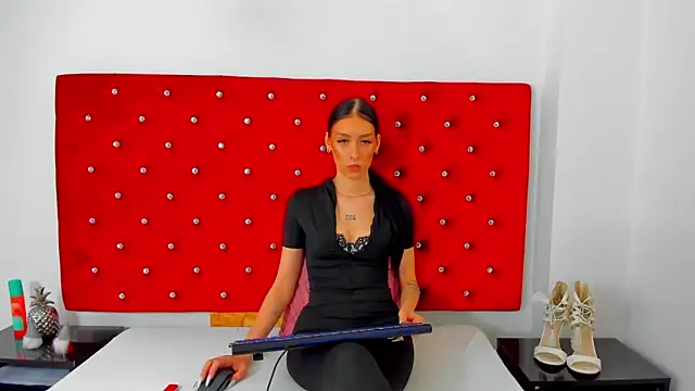 PleasureJasmine's cam snapshot