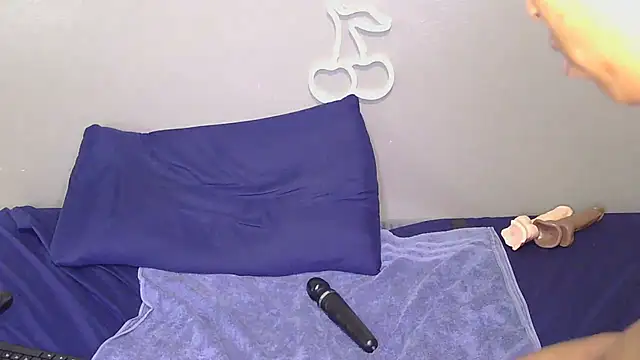 Serafynn's cam snapshot