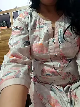 roshni_agrawal0's cam snapshot