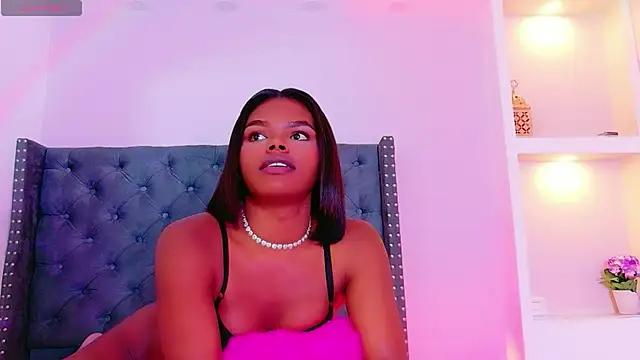 CamiEstrada live sex cam