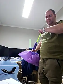 Andrew1900529 live sex cam