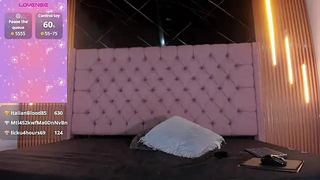 AinaPink's cam snapshot