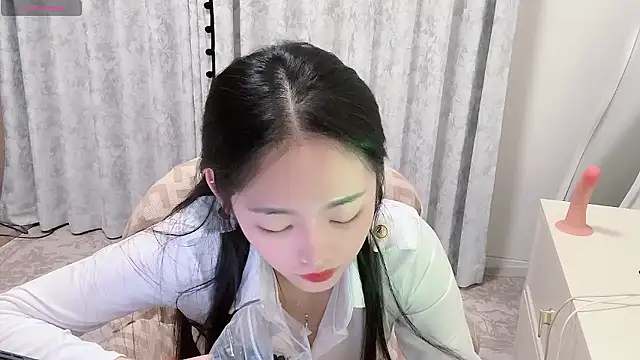 Eira-xue live sex cam