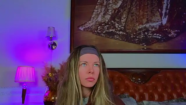 Real_Tini's cam snapshot