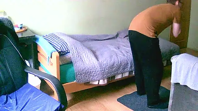 dado-hot12's cam snapshot