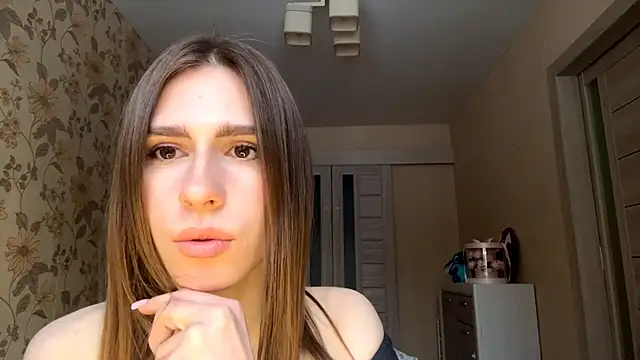 ElsieKuhlmann live sex cam