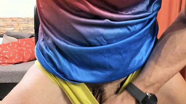 HotHunkTrainer's cam snapshot