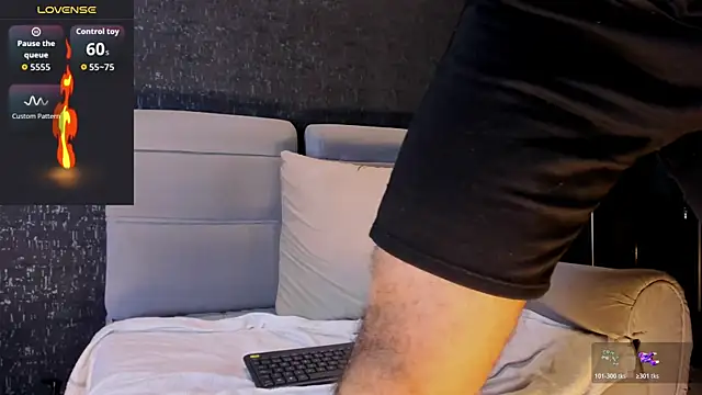 MarkWalker__'s cam snapshot