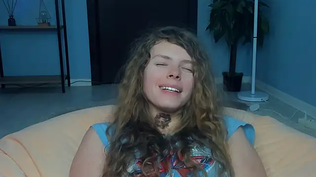 RayaNenlia live sex cam