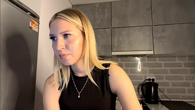 DozyLagging's cam snapshot